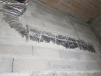 Problème d’interface entre les lots CVC et gros oeuvre sur l’intégration d’une gaine de ventilation dans un mur coupe-feu, lors d’un chantier de réhabilitation d’un hôtel. L’usage du BIM aurait permis d’éviter cette situation.