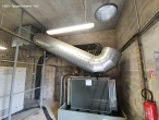 Chute d’une gaine de ventilation sur un transformateur. En l’absence de fixation mécanique, rupture par cisaillement de la tige filetée provoquée par les vibrations du groupe de ventilation.