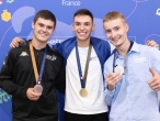 De gauche à droite : Yohann Idoux (bronze), Axel Bézias (or) et Samuel Sommer (argent)