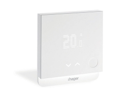 Hager se positionne sur le marché du thermostat connecté avec cet appareil compatible avec la plupart des chaudières en neuf comme en rénovation (avec passerelle Internet à connecter à une box).