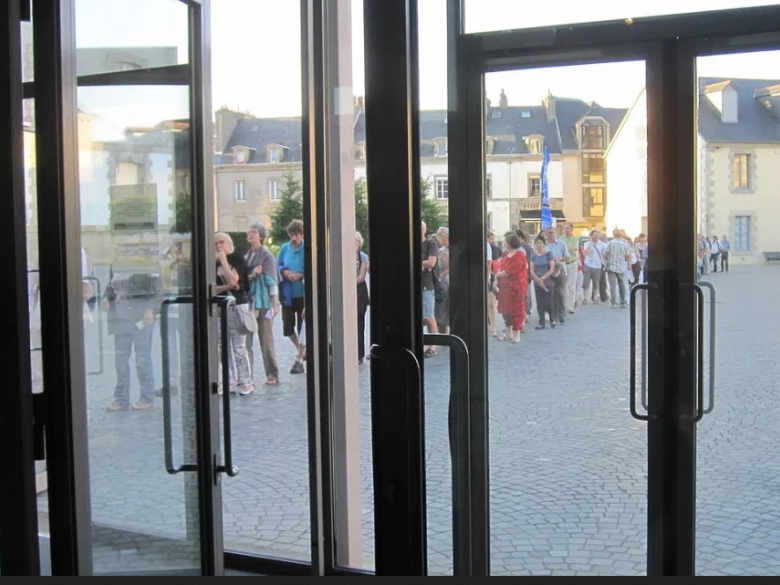 Porte local commercial